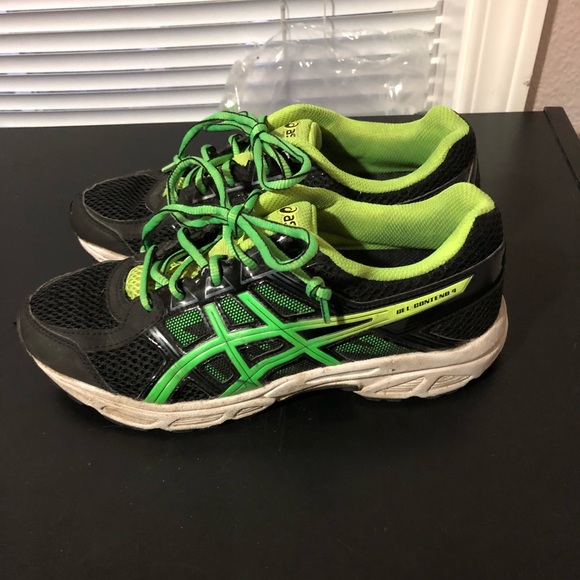 Boys Asics size 6.5Y - Picture 1 of 3